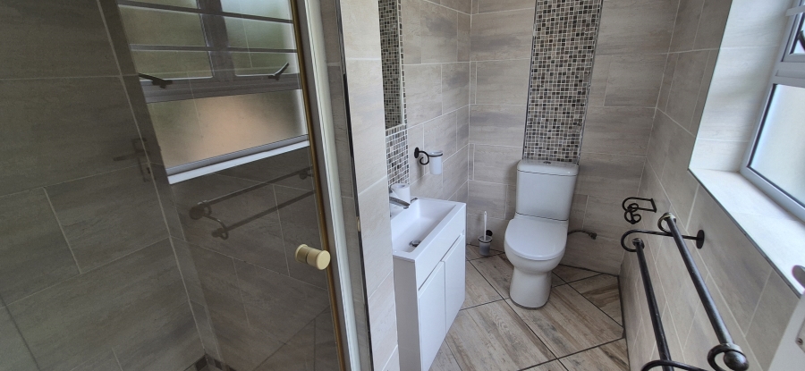 To Let 3 Bedroom Property for Rent in Waves Edge Western Cape